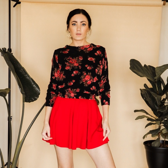 Forever 21 Sweaters - CLOSET CLEAROUT 🍁 Forever 21 Floral Crop Sweater